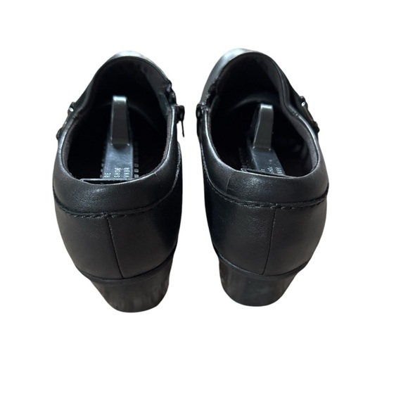 Clarks Cushion Women’s Slip-On Black Leather Clog Bootie Size 7M - Picture 4 of 7